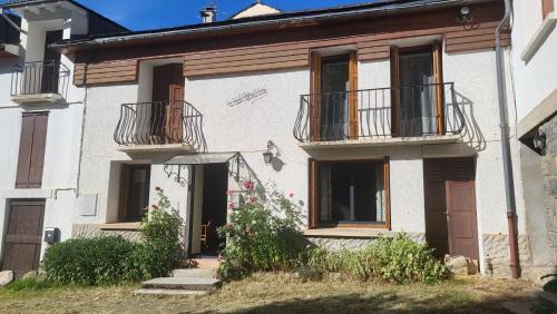 Llo House | Maison de village, A cal Fourné