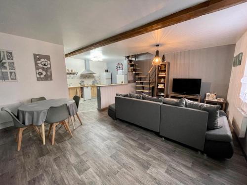 Coudun Apartment | Maison de village chez Josy