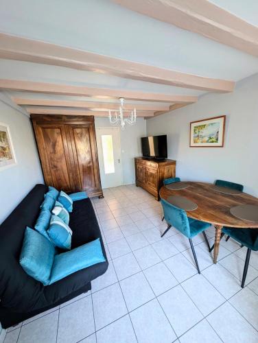 Foussais-Payre Apartment | Maison de village classé petite cité de caractère