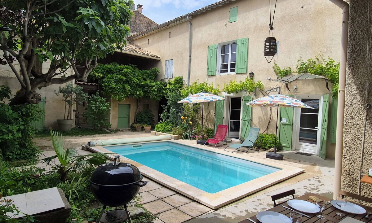 Le Cailar House | Maison de Village du Xvii Siècle en Petite Camargue Avec Piscine