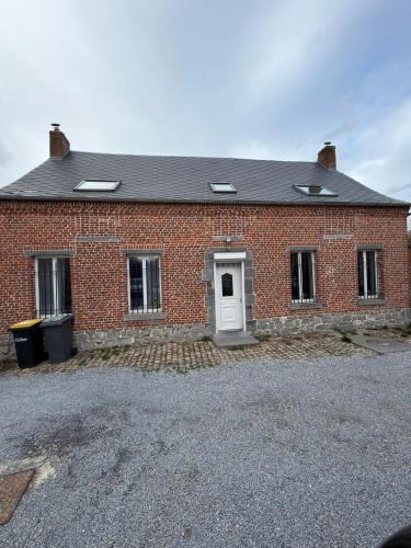 Mecquignies House | Maison de village