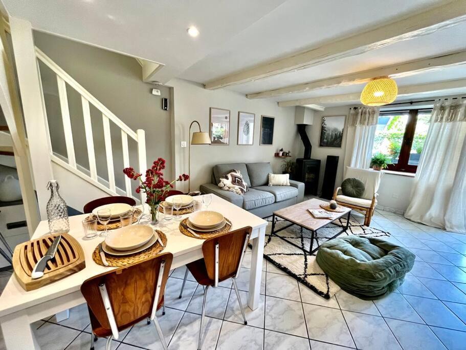 Messery House | Maison de village