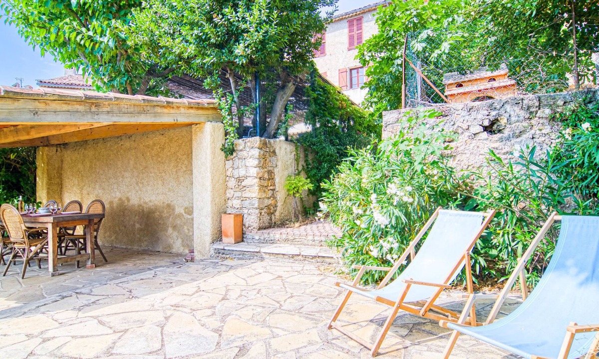 Tourtour House | Maison de Village Les Ormeaux by Interhome