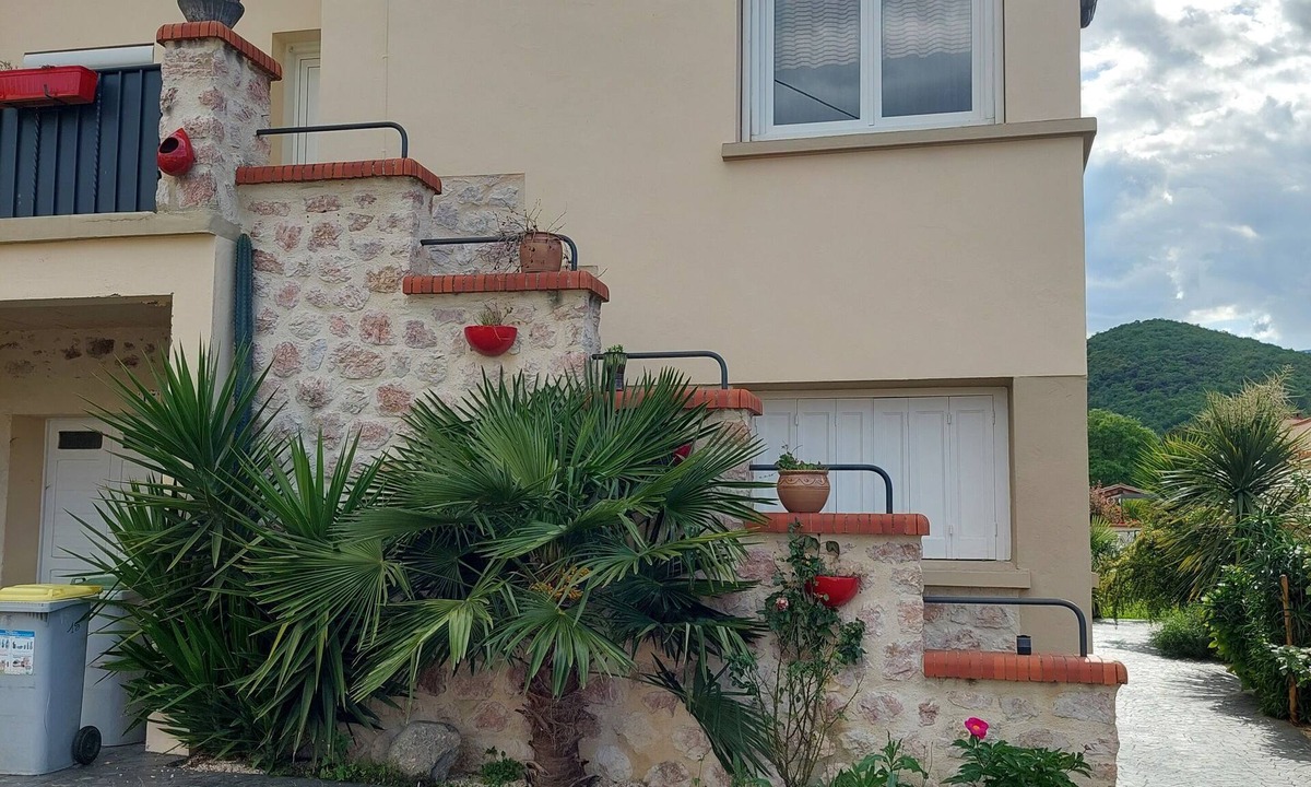 Prades House | Maison de Ville Dans Quartier Residentiel Classé 3 Etoiles