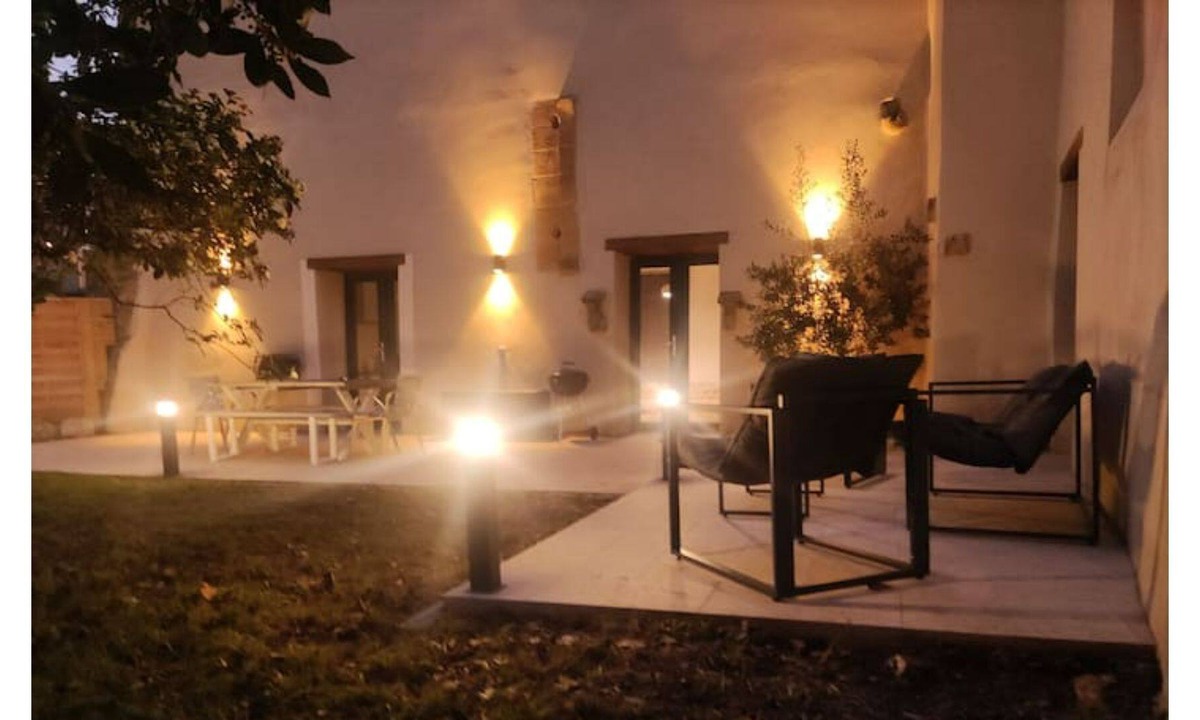 Courthezon House | Maison de Ville, Proche Vignoble