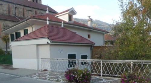 Allevard House | Maison des Bains