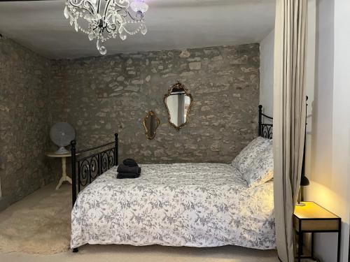 Montbrun-des-Corbieres House | Maison des Remparts