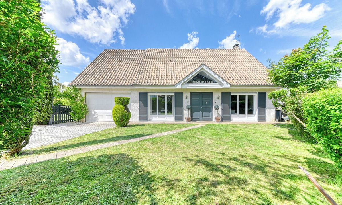 Lissieu House | Maison des Platanes - Welkeys