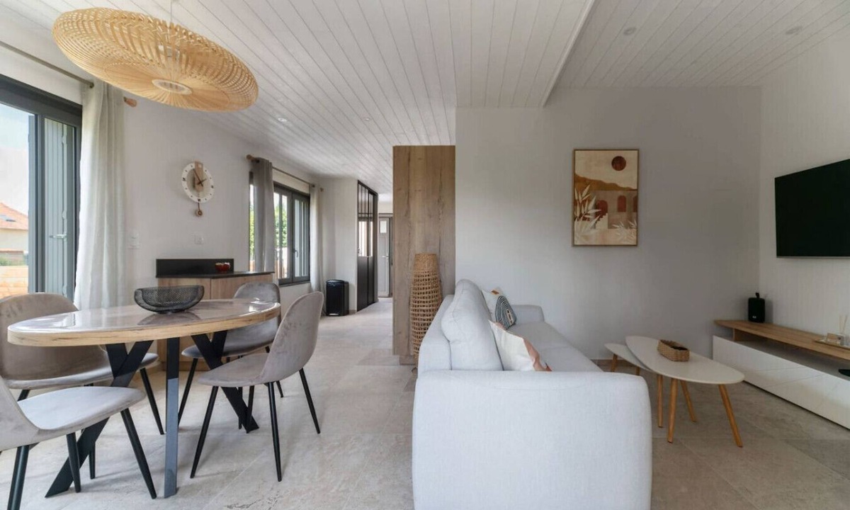 Billy House | Maison design et climatisée avec jardin