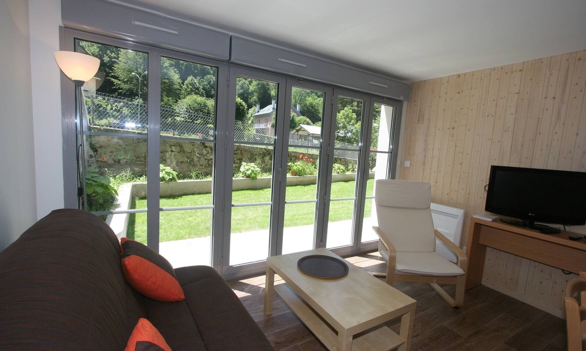 Cauterets Apartment | Maison DOMER 2 - Village center apartment with terrace