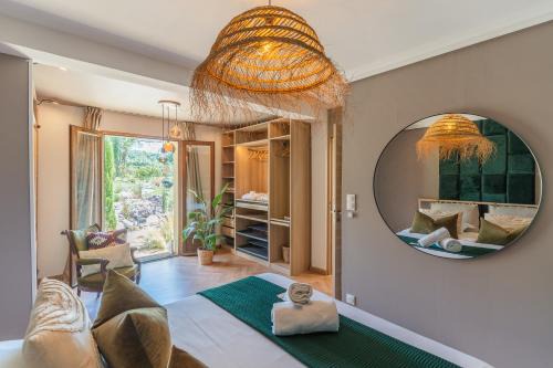 Tourville-en-Auge Villa | Maison du Bonheur avec Rivière & Spa, 4 chambres & 2 SDB