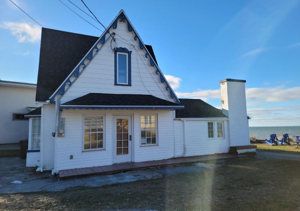 Rimouski House | Maison du bord du fleuve à 5 min du centre ville
