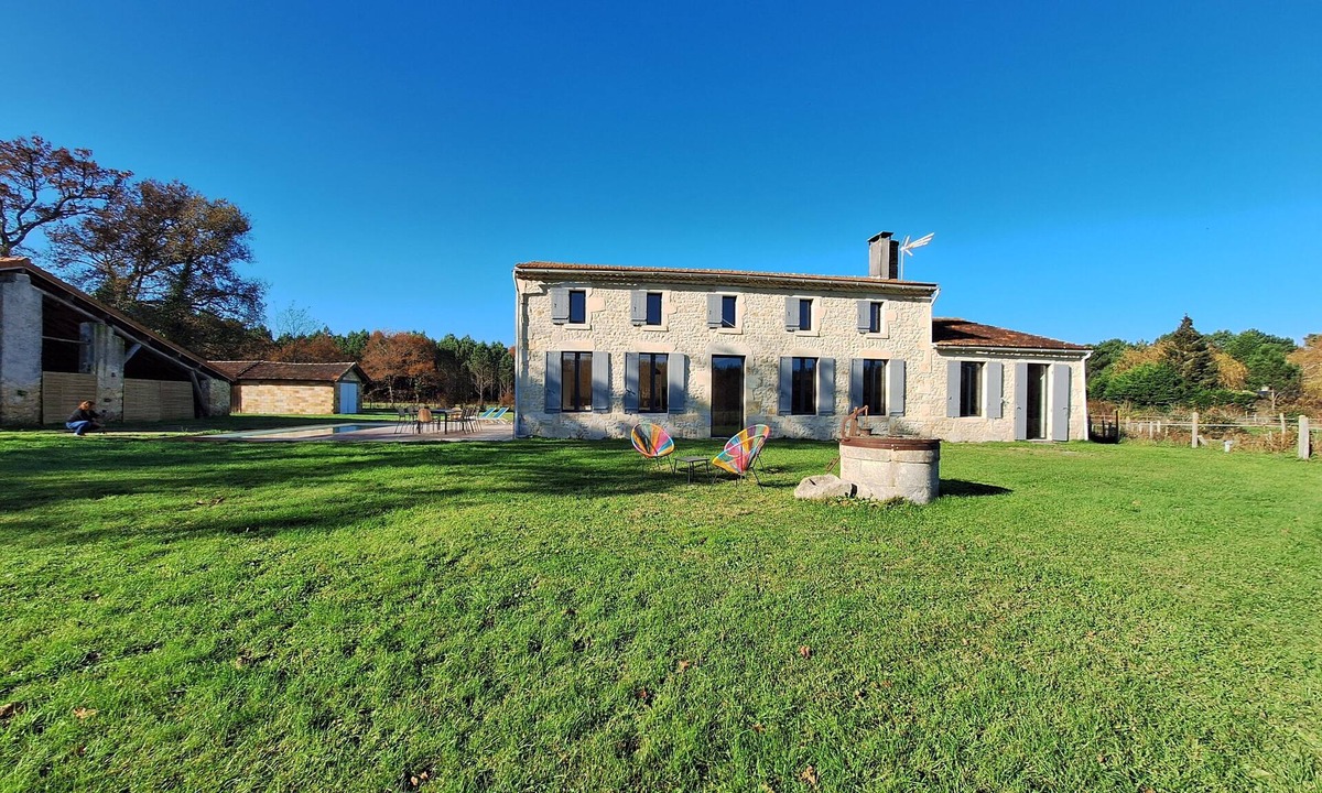 Lesparre-Medoc Villa | Maison du pas des sauts