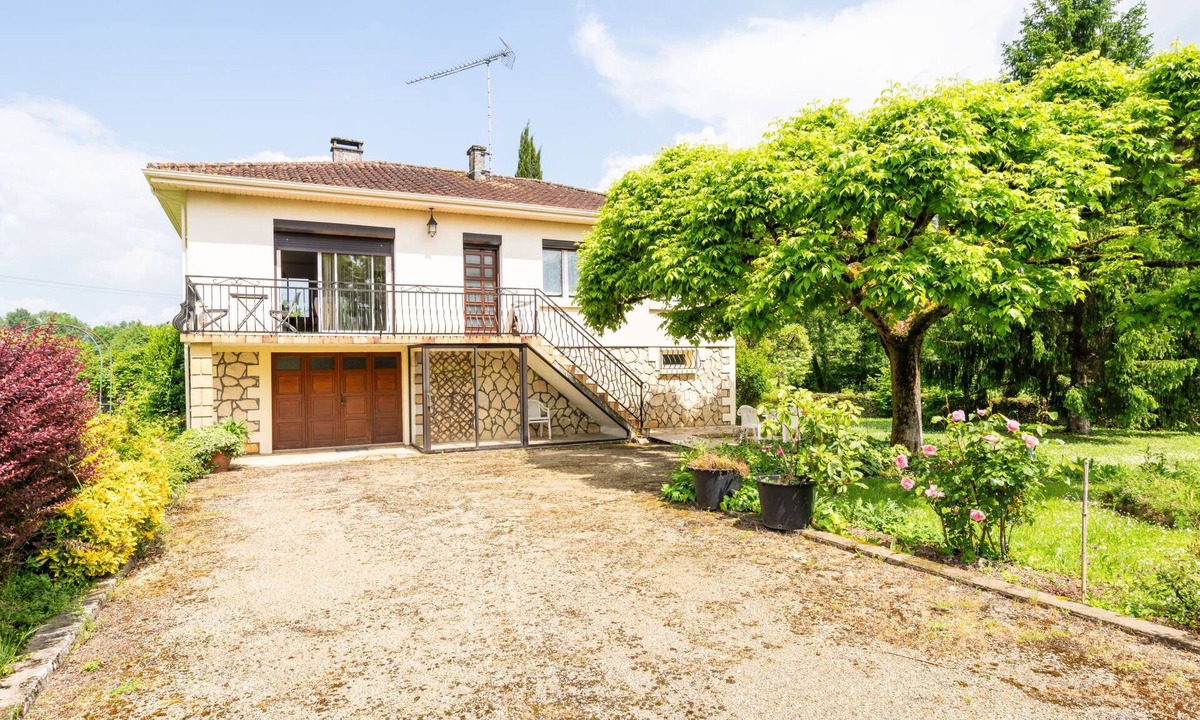 Lacapelle-Biron House | Maison du Pountet by Interhome