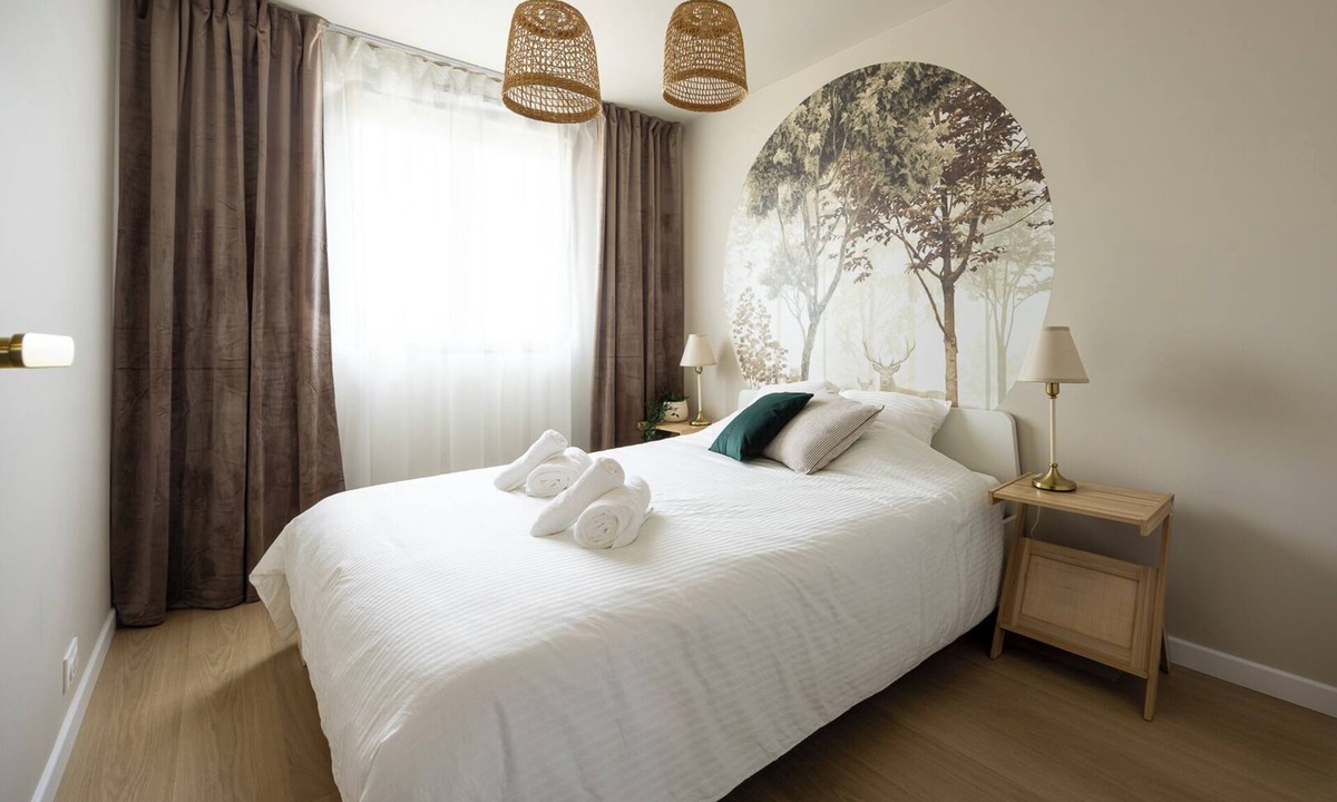 Serent House | Maison Emeraude - Chic & natural bistro getaway