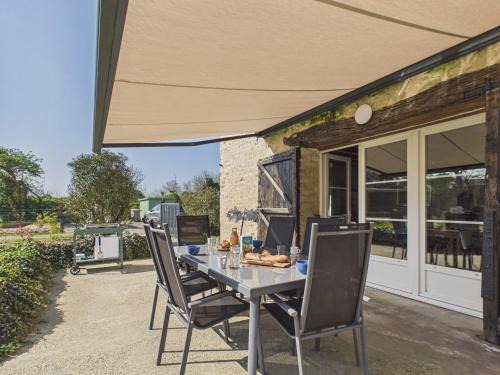 Saint-Vincent-sur-Jard House | Maison en pierre pour 4 adultes,2 enfants avec jardin