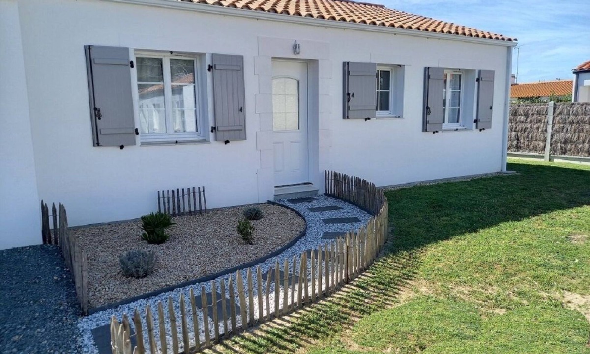 Notre-Dame-de-Monts House | Maison en Lisière de Forêt