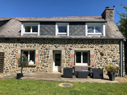 Pleguien House | Maison en pierre, proche Keravel, GR34