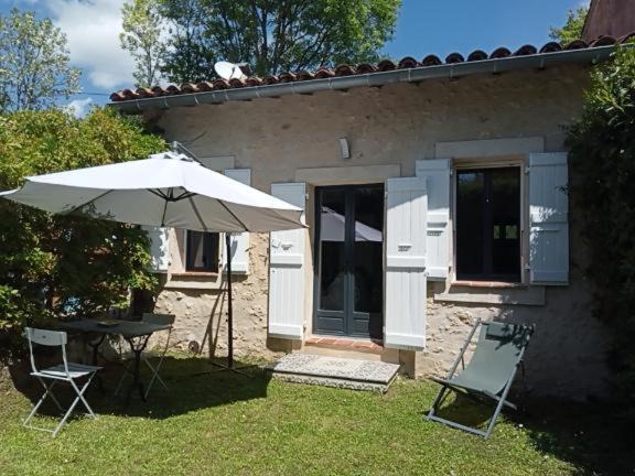 Auch House | Maison en pierre restaurée avec jardin