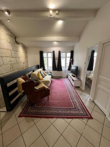 Saintes House | Maison entière - centre ville, parking réservé