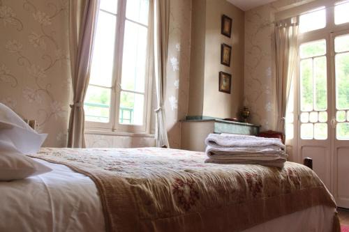 Biert Bed & Breakfast | Maison Esmeralda Chambres D'Hotes et Gite