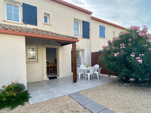 Bretignolles-sur-Mer House | Maison Familiale 3 Chambres avec Jardin, Piscine Commune, à 150m de la Mer - Bretignolles-sur-Mer - FR-1-231-146