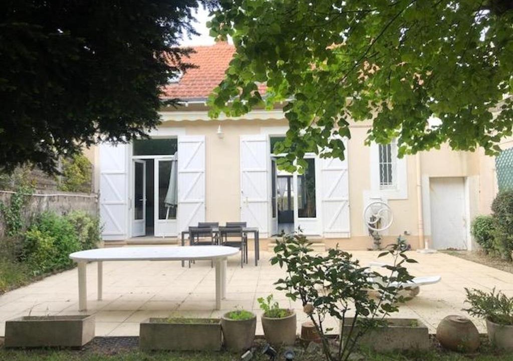 La Rogere House | Maison familiale 2 étoiles, accès direct plage, 8 couchages, proche centre et commodités - FR-1-612-65