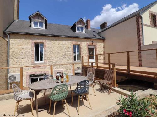 Le Mele-sur-Sarthe House | Maison familiale au cœur du village avec jardin clos et terrasse - FR-1-497-252