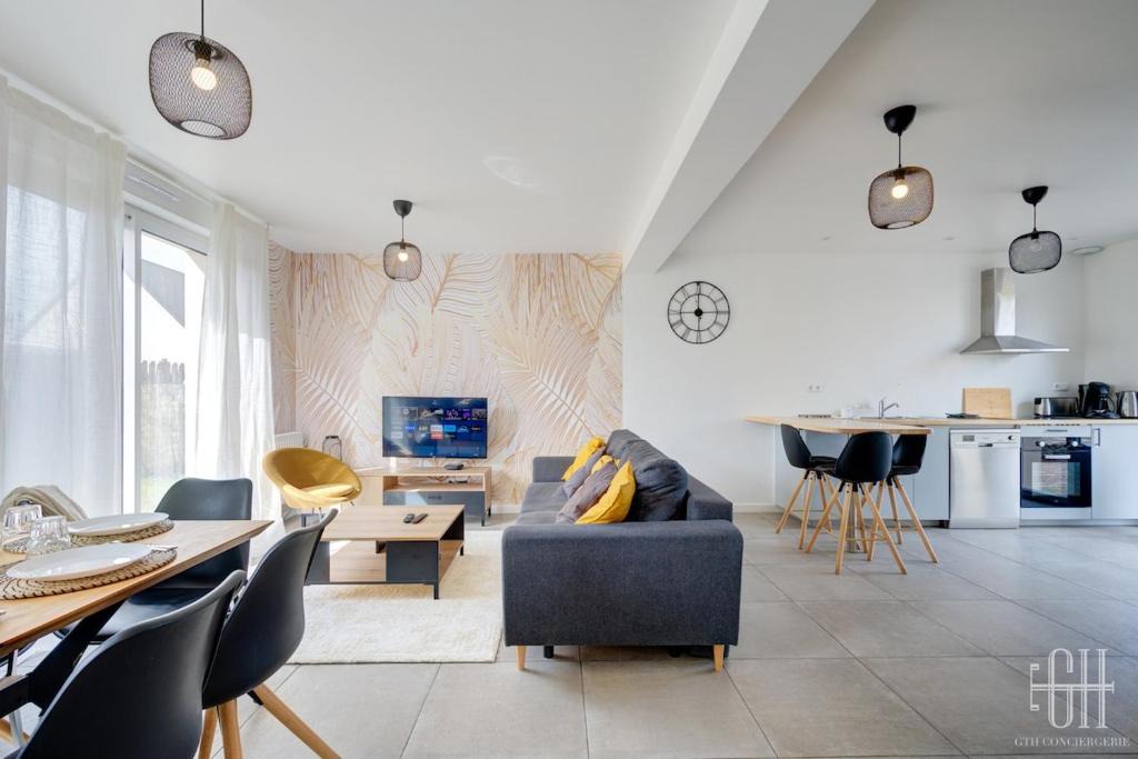 Esvres House | Maison familiale 4 chambres avec jardin et parking