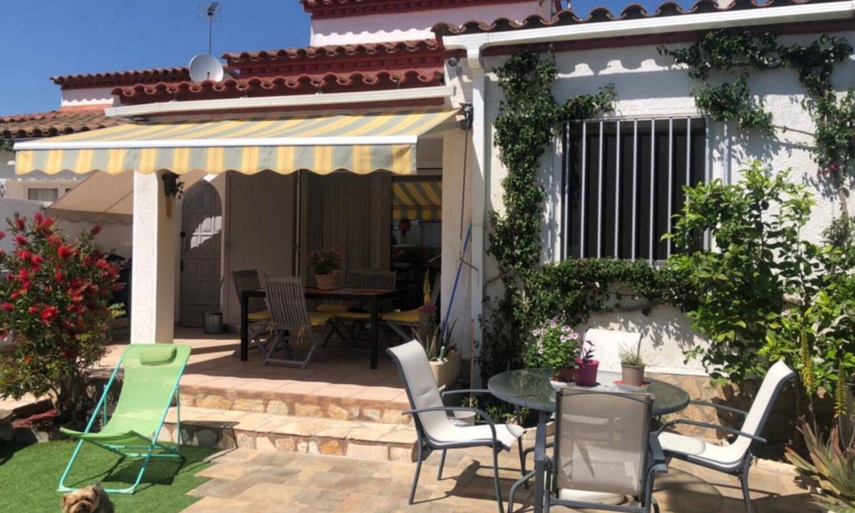Empuriabrava Ski Chalet | Maison Familiale Accueillante