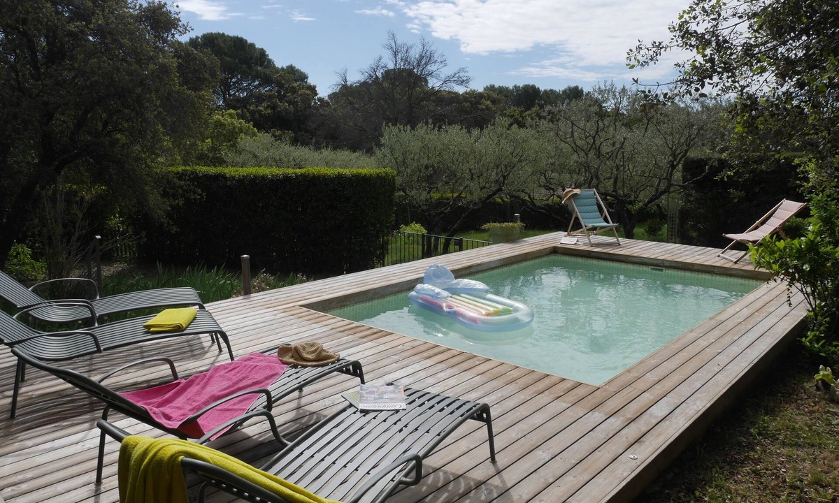 Mornas House | Maison Familiale Avec Piscine et Jardin Provençal