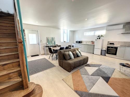 Saint-Gaudens Villa | Maison familiale pour 8 pers au centre, vue Pyrénées, salle de jeux et parking