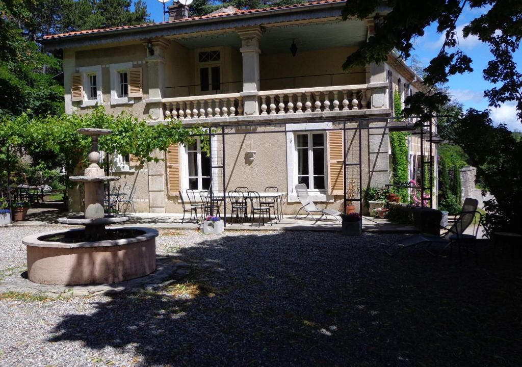 Saint-Priest Bed & Breakfast | Maison Forestière