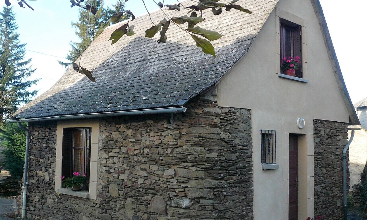 Castelnau-de-Mandailles House | Maison De Claude: Private Terrace, Private Garden & Wi-Fi