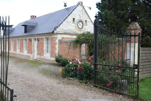 Courcelles-sous-Moyencourt House | Maison de l'horloge