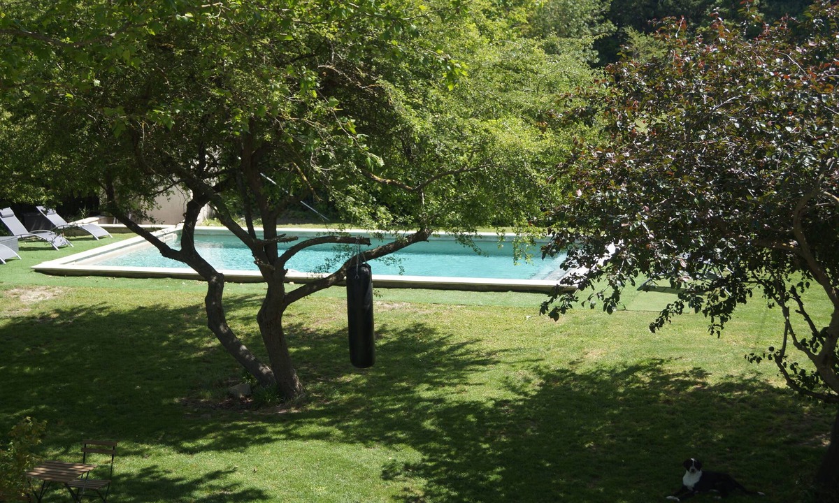 Entraigues-sur-la-Sorgue House | Maison en Campagne Avec Piscine, Terrain Arboré de 3000 m² à 5 km de D'avignon