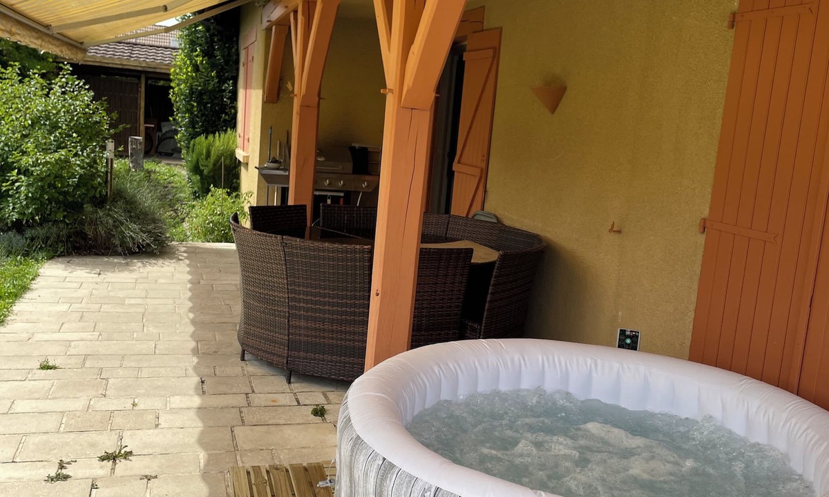 Saint-Andre-les-Vergers House | Maison 180m2 Avec Piscine