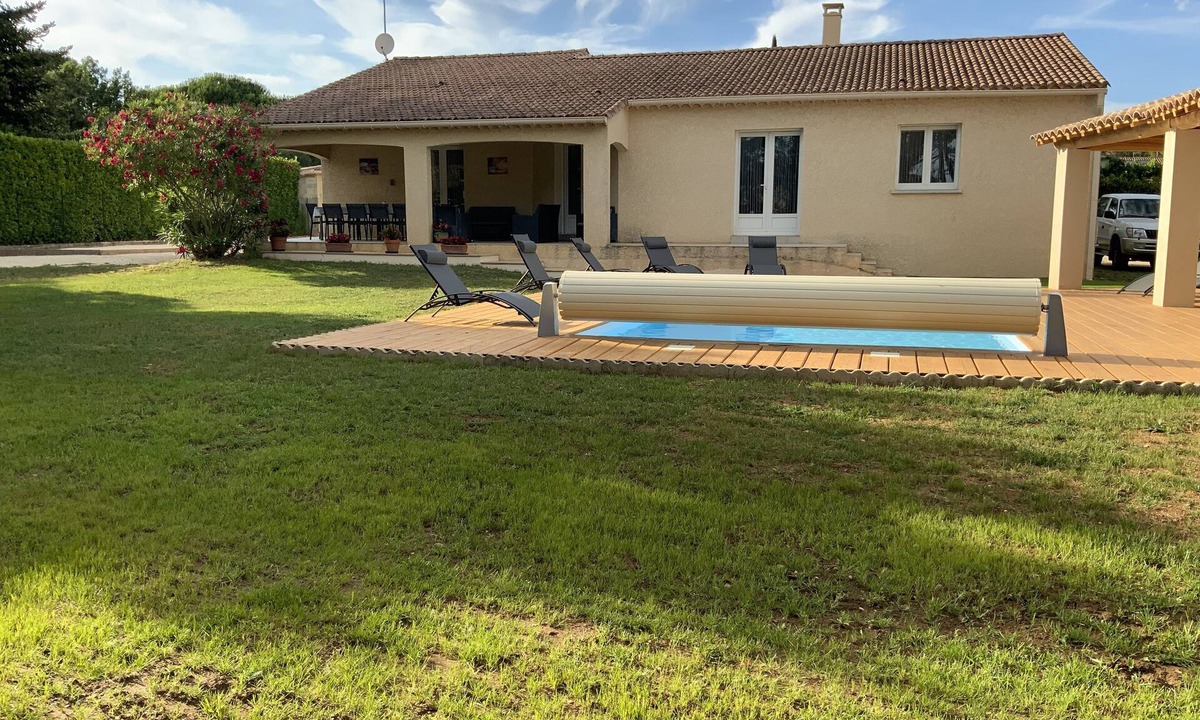 Saint-Laurent-La-Vernede House | Maison de Vacances Pour 10 Personnes + Piscine Privée
