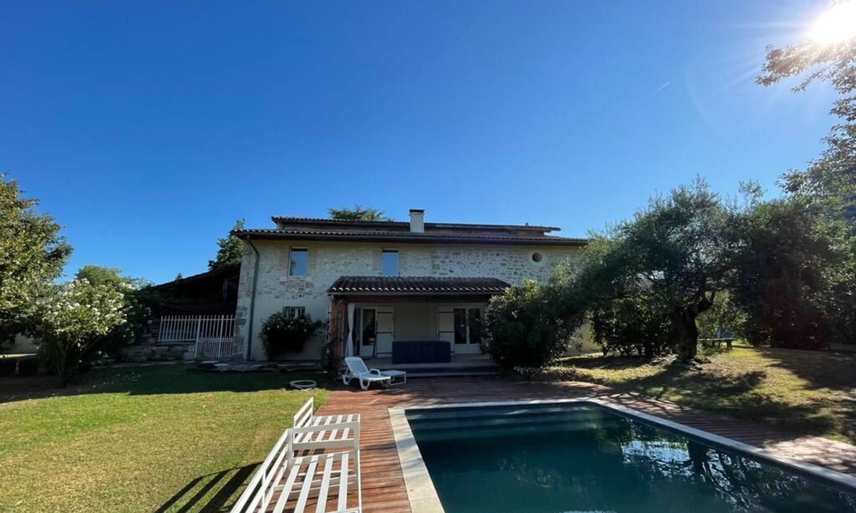 Saint-Sylvestre-sur-Lot House | Maison en Pierre Proche du lot et de Toutes Commodités