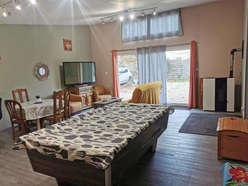 Saivres Apartment | maison