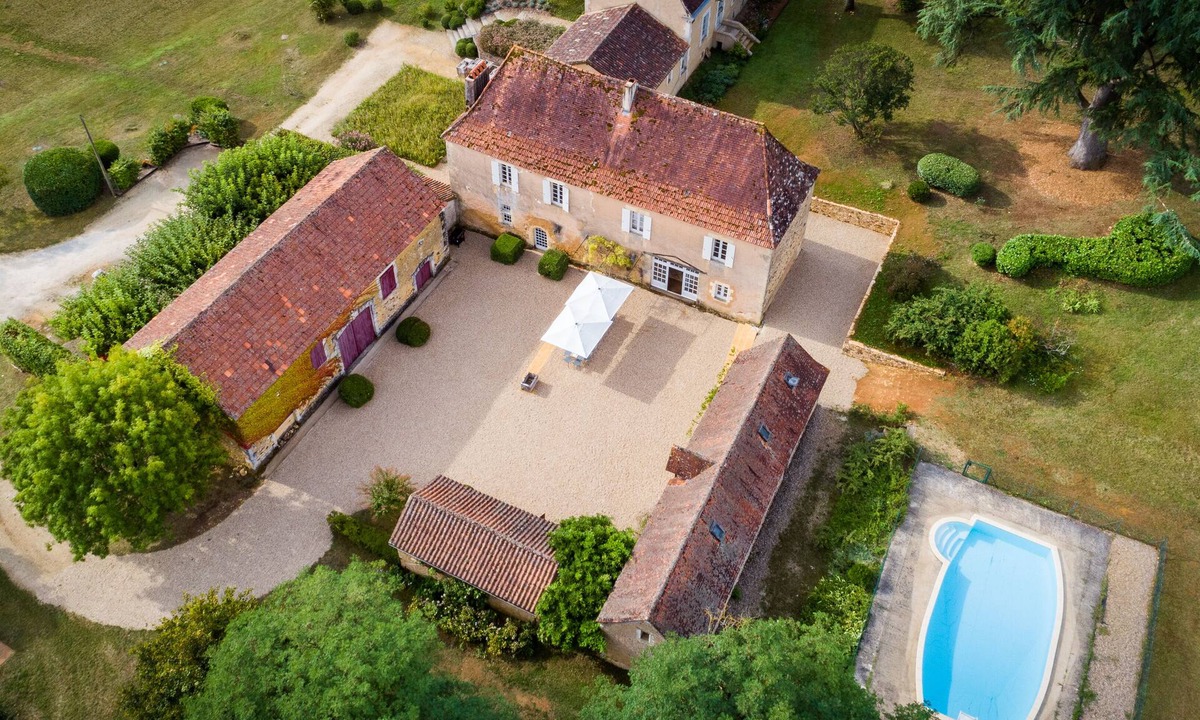 Cendrieux House | Maison Noble Dans un Cadre Naturel Exceptionnel