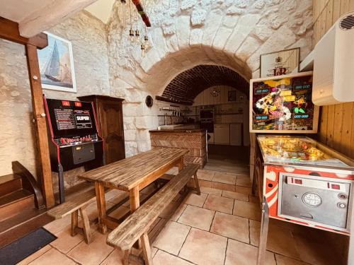 Poce-sur-Cisse House | Maison Gaming - Flipper et Arcade - Semi-Troglodyte