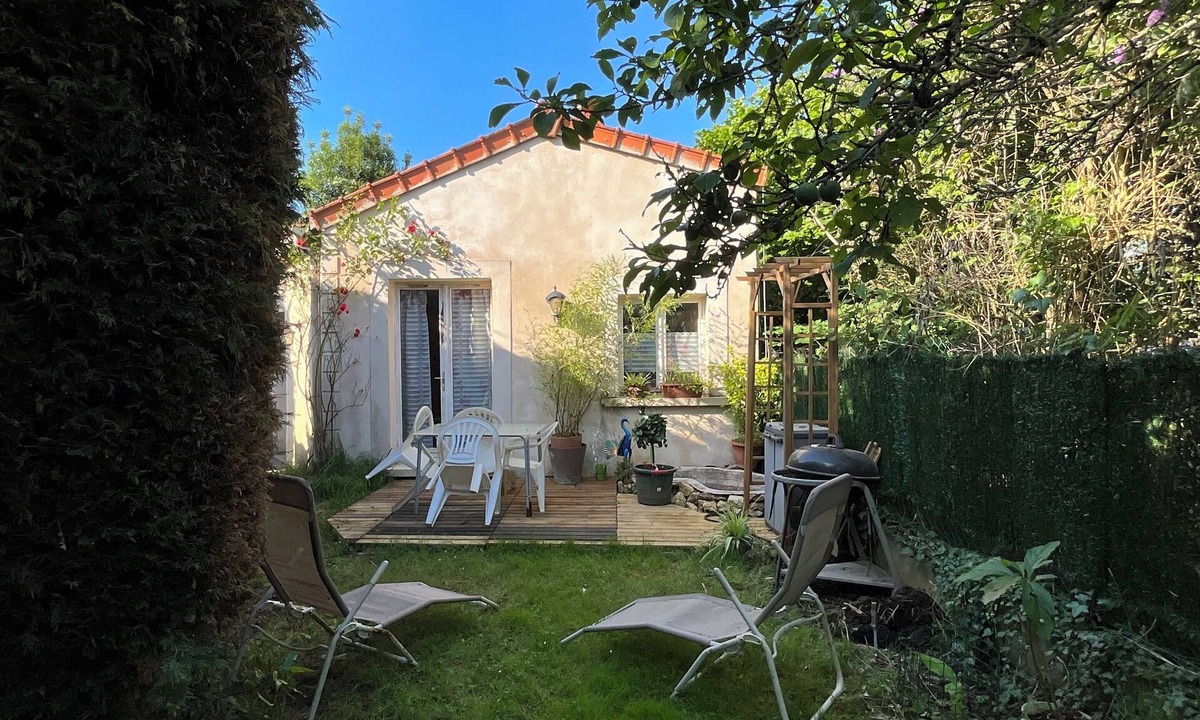 Nandy House | Maison Individuelle Avec Petit Jardin Privatif