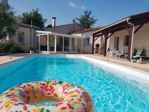 Corme Ecluse House | Maison jasmin