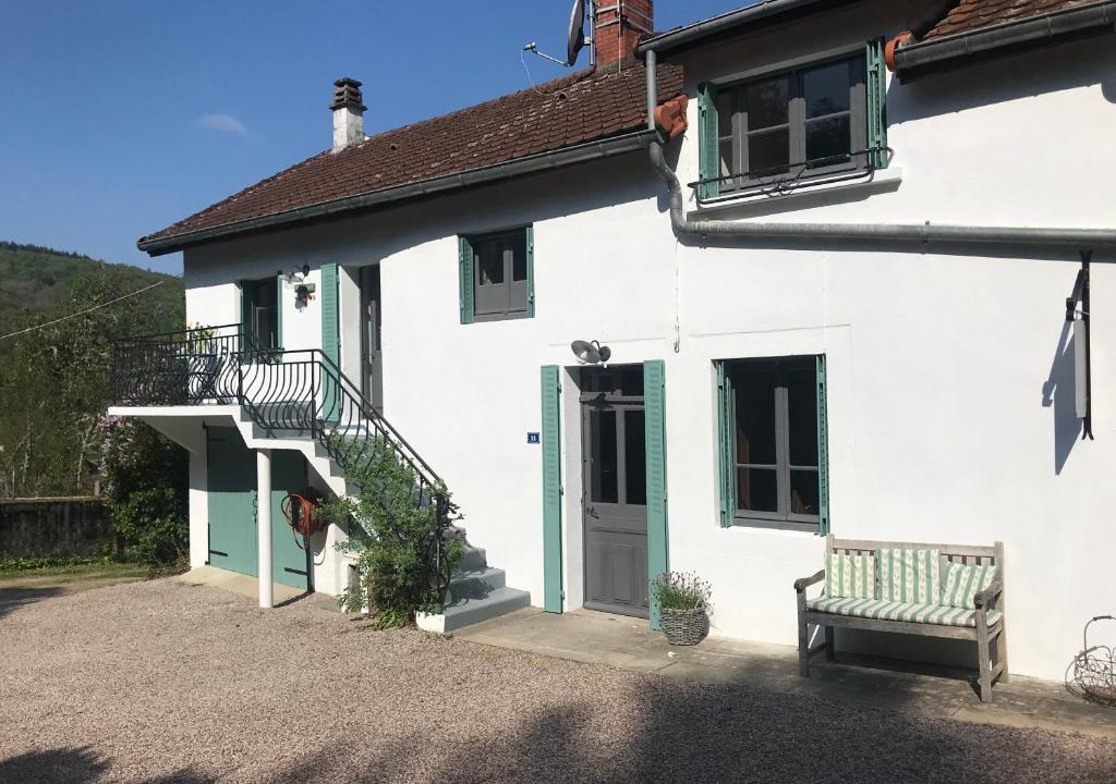 Lucenay-l'Eveque Apartment | Maison Jouvenaar Bas