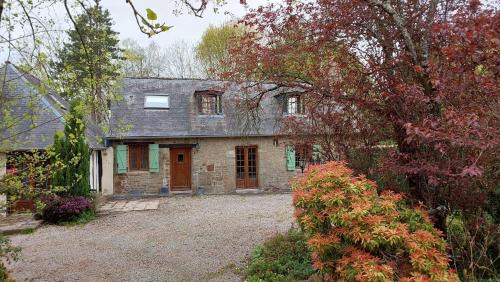 Gorron House | MAISON LA BURELIERE - holiday home for families, groups, couples