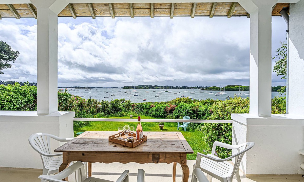 Arradon House | Maison La Prâme by Interhome