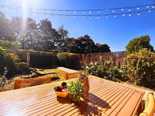 Fives House | Maison Langevin 2-Bedroom House with Cozy Garden & Patio