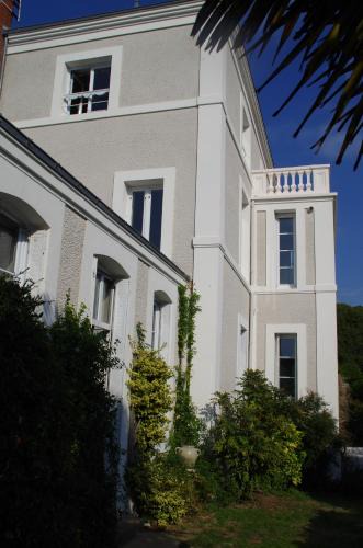 Cholet Bed & Breakfast | Maison Latour