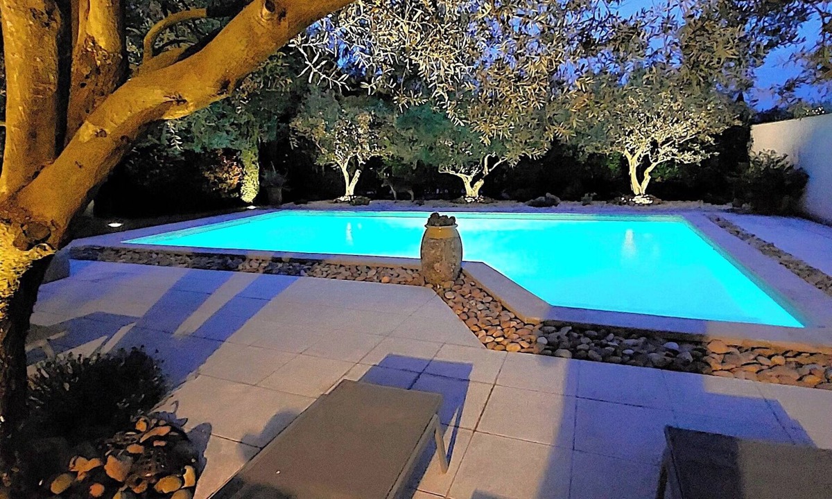 Jonquieres House | Maison Le Clos des Oliviers in the heart of Provence in Vaucluse for 4 people